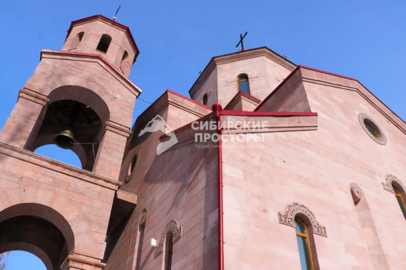 Армянская апостольская церковь. Храм Сурб Аствацацин
